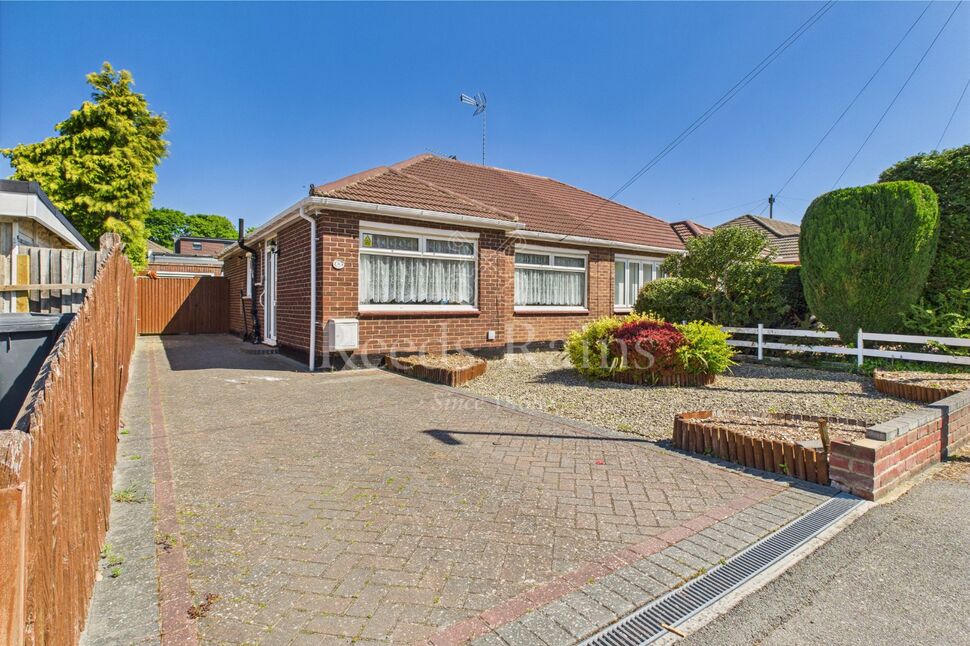 2 bedroom Semi Detached Bungalow for sale