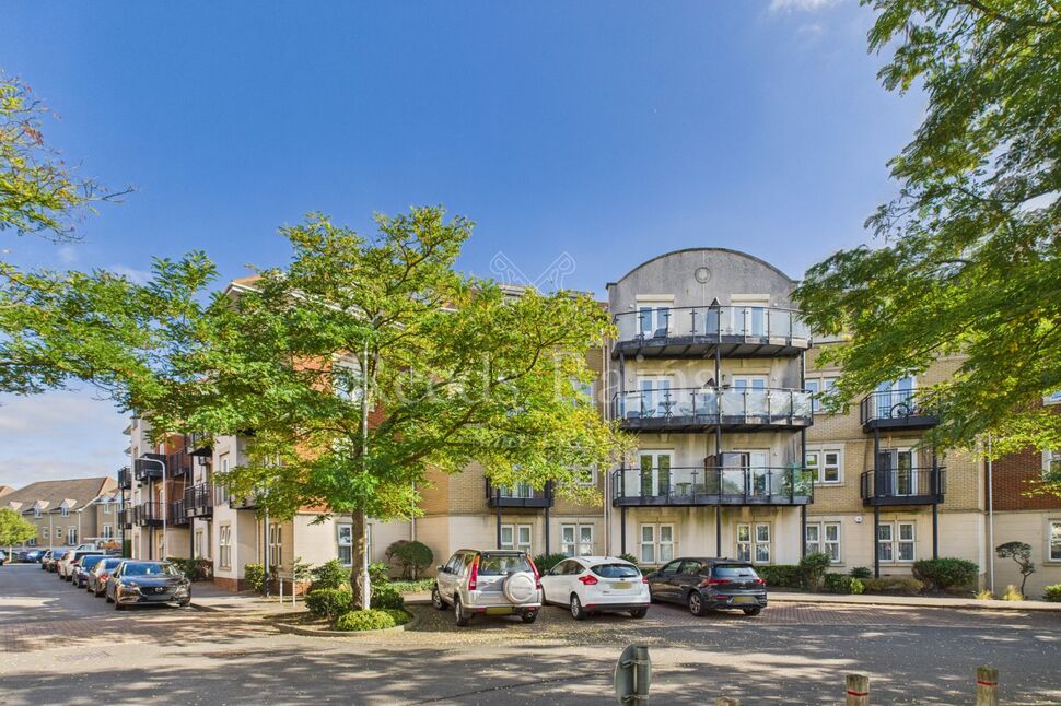 Main image of 2 bedroom Flat for sale, Critchley Avenue, Dartford, Kent, DA1