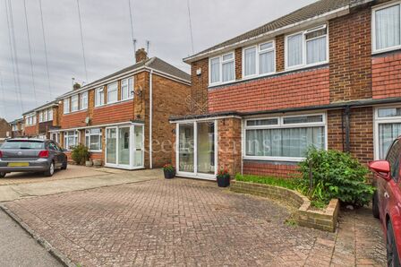 Lonsdale Crescent, 3 bedroom Semi Detached House for sale, £425,000