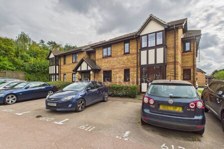 Osbourne Road, 2 bedroom  Flat for sale, £160,000