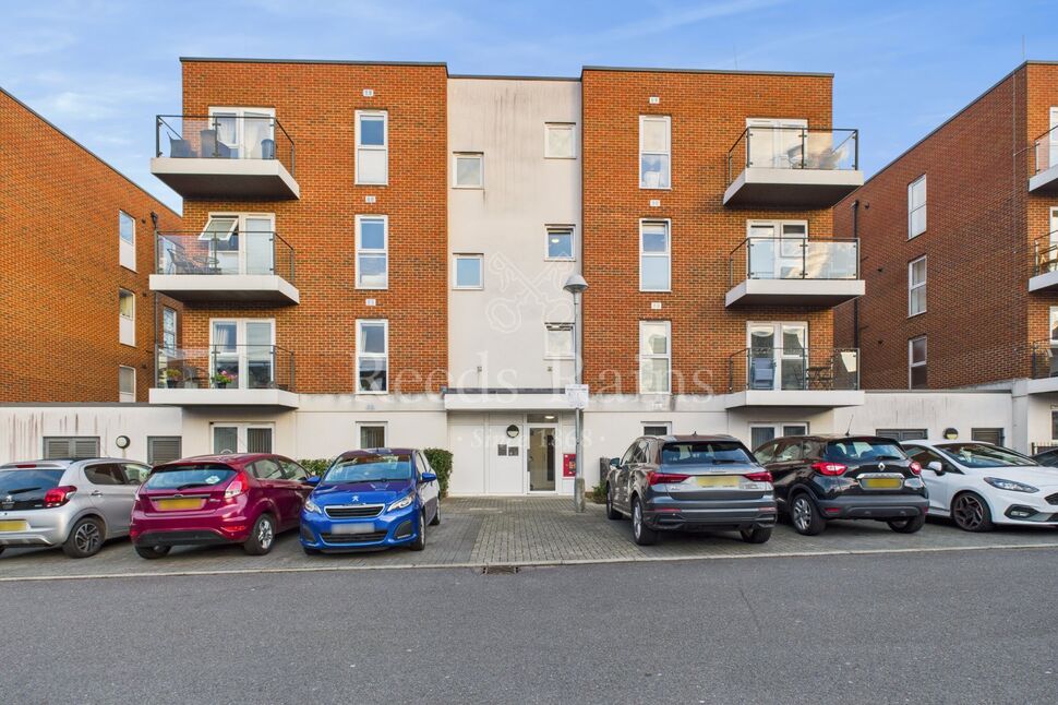 Main image of 1 bedroom  Flat for sale, Alcock Crescent, Crayford, Dartford, DA1