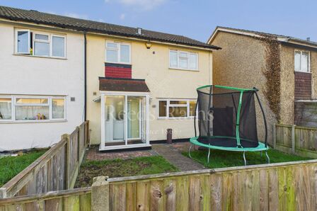 3 bedroom End Terrace House to rent