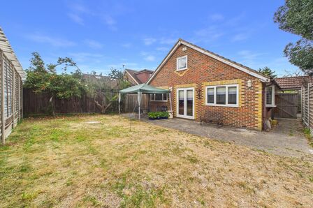 Shepherds Lane, 4 bedroom Detached Bungalow for sale, &pound;850,000