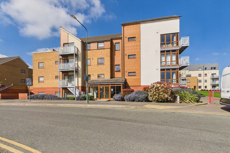Main image of 2 bedroom Flat for sale, Evelyn Walk, Greenhithe, Kent, DA9