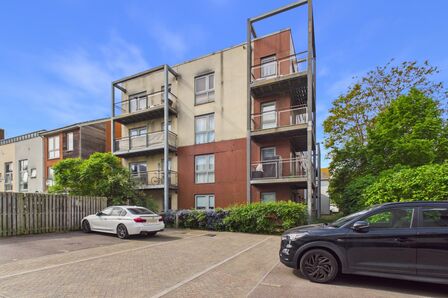 1 bedroom Flat for sale