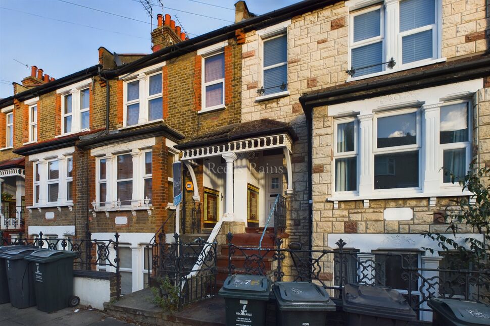 Main image of 2 bedroom Mid Terrace Flat to rent, Priory Hill, Dartford, Kent, DA1