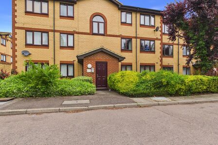 1 bedroom Flat for sale