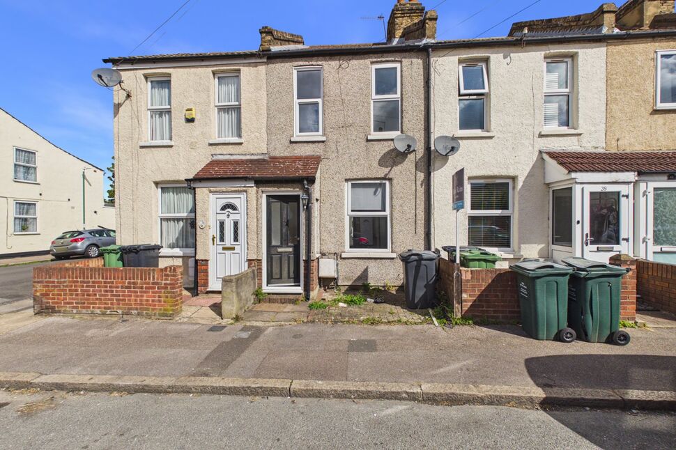 2 bedroom Mid Terrace House for sale