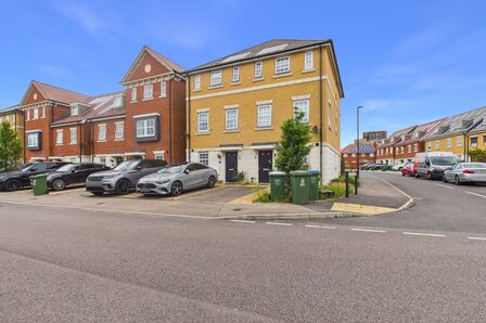 Richmer Road, 4 bedroom Mid Terrace House for sale, &pound;500,000