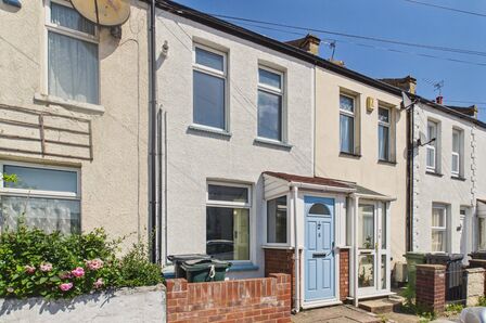 3 bedroom Mid Terrace House for sale