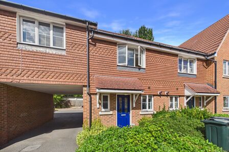 2 bedroom Mid Terrace House to rent
