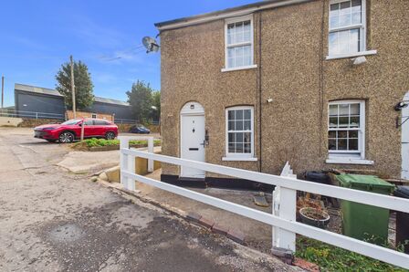 2 bedroom End Terrace Property to rent