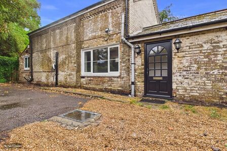 Green Street Green Road, 4 bedroom Detached House to rent, &pound;2,250 pcm