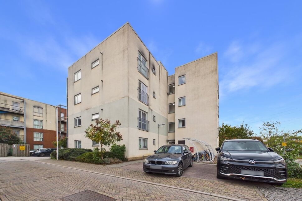 Main image of 2 bedroom Flat for sale, Hyde Grove, Dartford, Kent, DA1