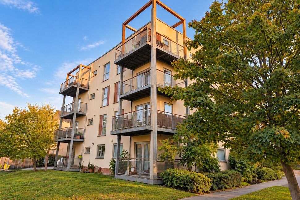 2 bedroom Flat for sale