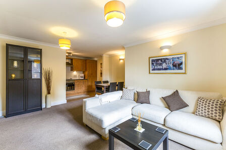 New Elvet, 2 bedroom  Flat to rent, £1,700 pcm