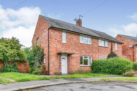 Donnini Place, 3 bedroom Mid Terrace House to rent, £1,300 pcm