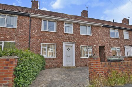 3 bedroom Mid Terrace House to rent