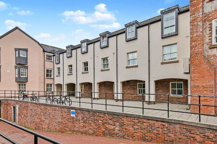 New Elvet, 2 bedroom  Flat to rent, £1,850 pcm