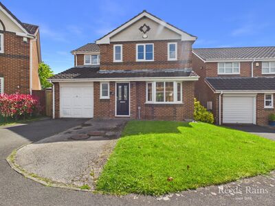 Telford Close, 4 bedroom Detached House to rent, &pound;1,650 pcm