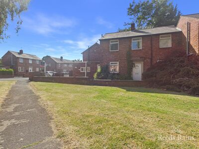 Churchill Avenue, 3 bedroom Mid Terrace House to rent, &pound;1,400 pcm