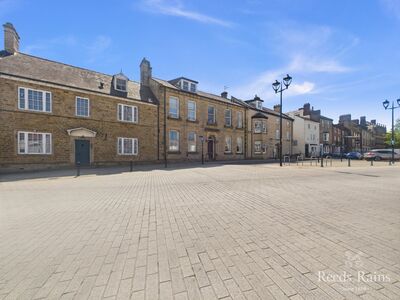 3 bedroom  Flat to rent