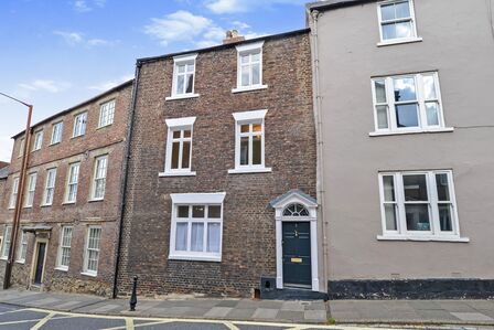 Church Street, 4 bedroom Mid Terrace House to rent, &pound;2,200 pcm