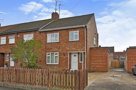 3 bedroom End Terrace House to rent