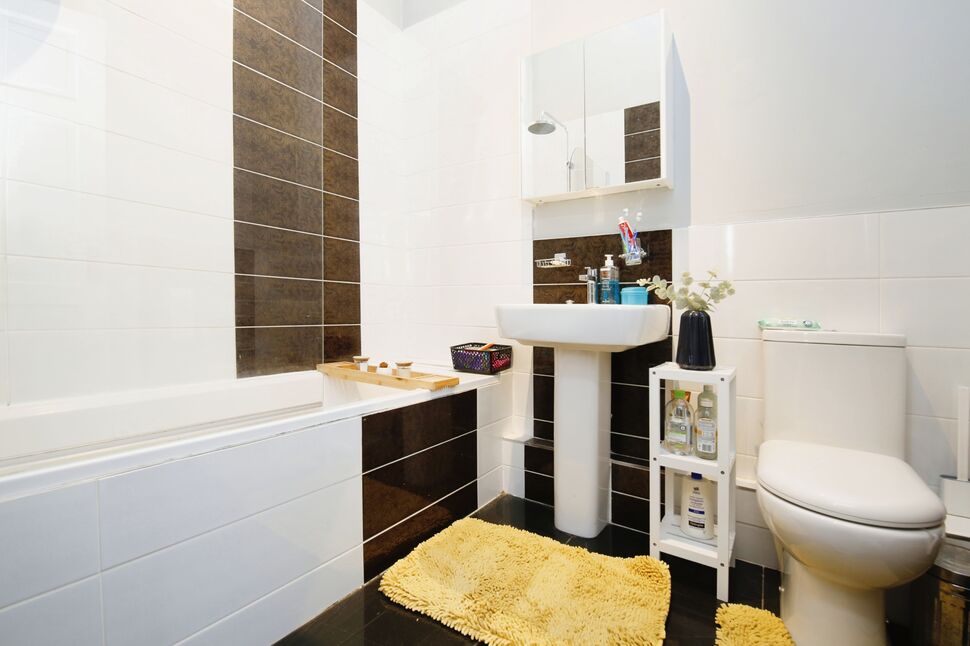 En-Suite Bathroom