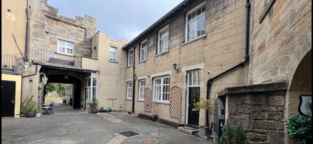 The Castle, 3 bedroom  Flat to rent, £825 pcm