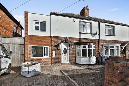 Finchale Road, 4 bedroom Semi Detached House to rent, £1,100 pcm
