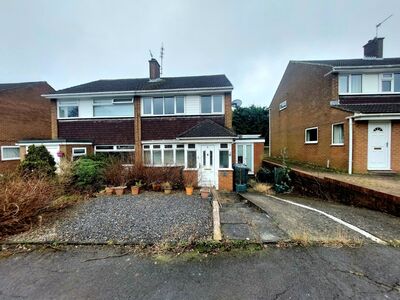Fallsway, 3 bedroom Semi Detached House for sale, £140,000
