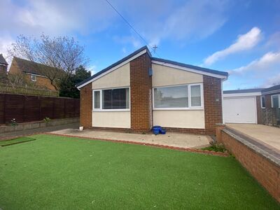 Midhill Close, 3 bedroom Detached Bungalow for sale, £240,000