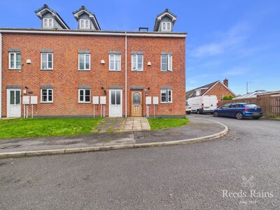 4 bedroom End Terrace House for sale