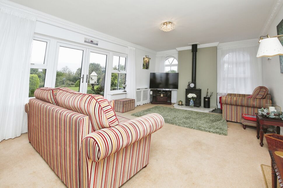 Lounge / Dining Room