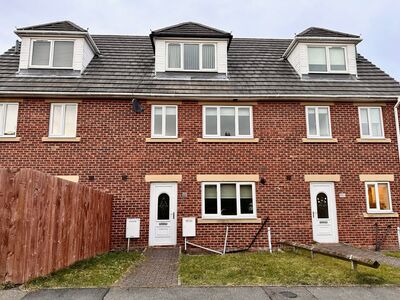 3 bedroom Mid Terrace House to rent