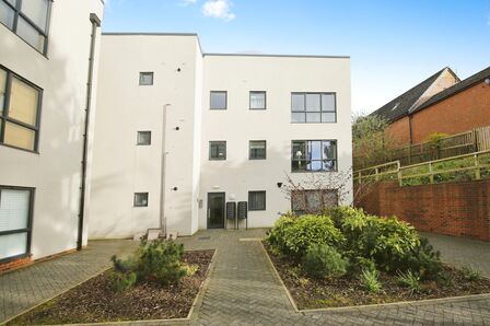Edmunds Vale, 2 bedroom  Flat to rent, £1,750 pcm