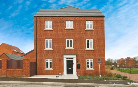 Gleneagles Way, 4 bedroom Semi Detached House for sale, £400,000
