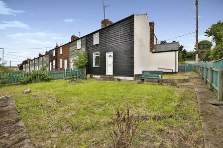 Garden Street, 2 bedroom End Terrace House to rent, £450 pcm