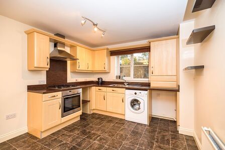 Aintree Drive, 2 bedroom  Flat for sale, £80,000