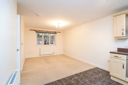 Aintree Drive, 2 bedroom  Flat for sale, £80,000