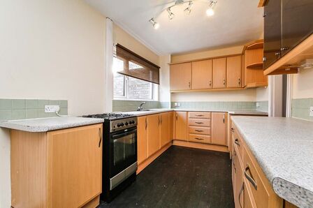 Bek Road, 2 bedroom Mid Terrace House for sale, £140,000