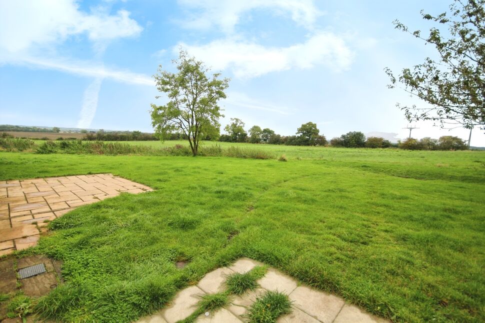3 bedroom Semi Detached Bungalow to rent, Gypsy Lane, Ferryhill, DL17 ...