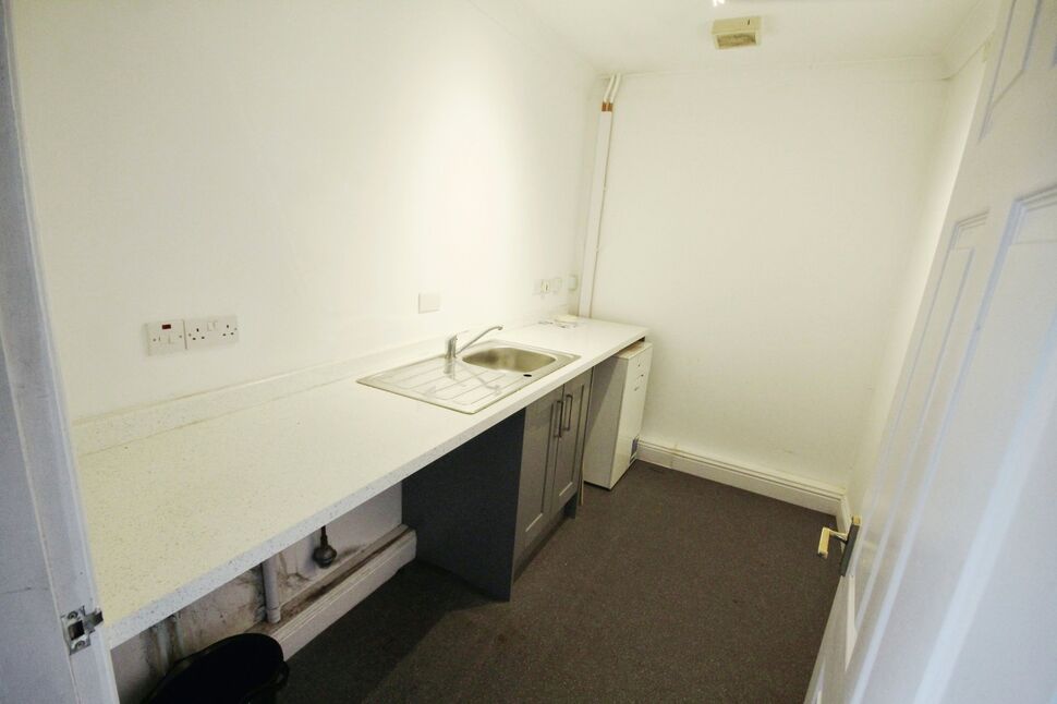 3 bedroom Semi Detached Bungalow to rent, Gypsy Lane, Ferryhill, DL17 ...