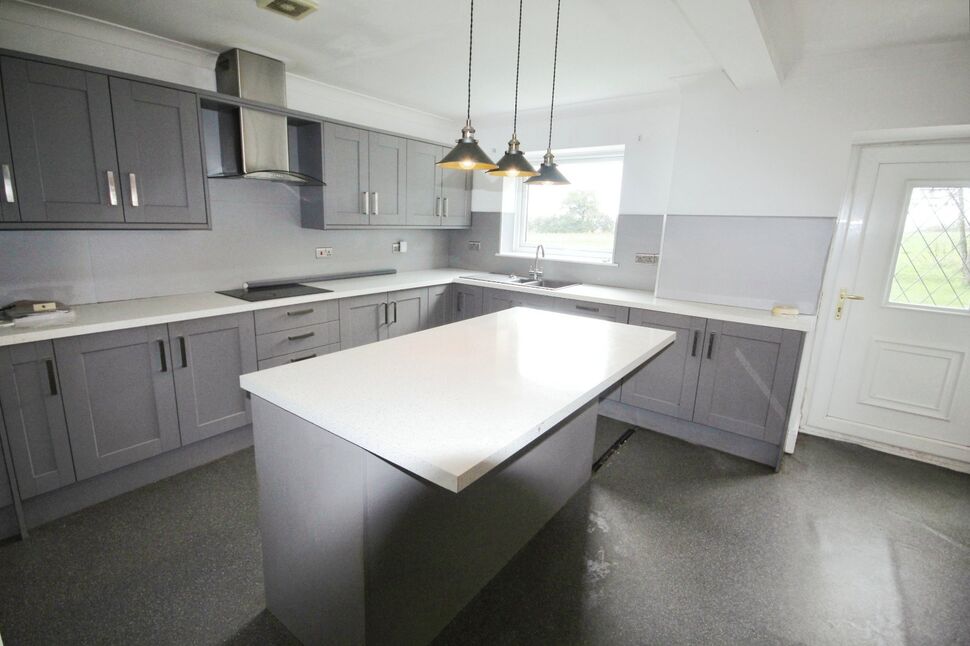 3 bedroom Semi Detached Bungalow to rent, Gypsy Lane, Ferryhill, DL17 ...