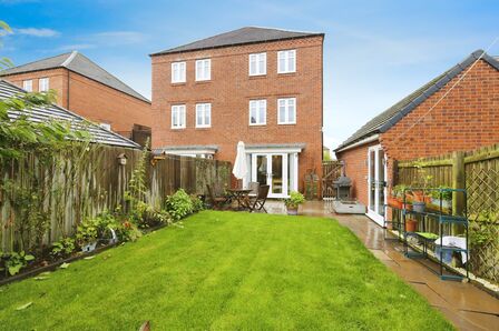 Turnberry Walk, 3 bedroom Semi Detached House for sale, £385,000