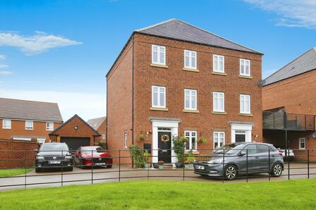 Turnberry Walk, 3 bedroom Semi Detached House for sale, £385,000