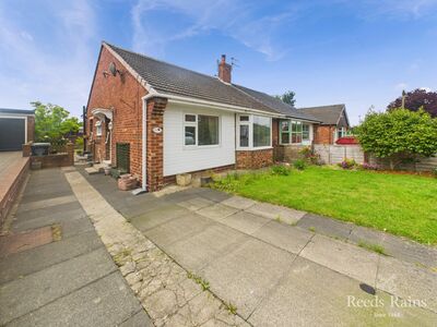 2 bedroom Semi Detached Bungalow for sale