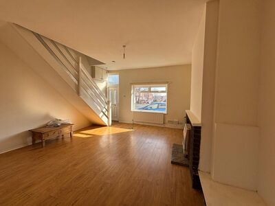 3 bedroom Mid Terrace House for sale