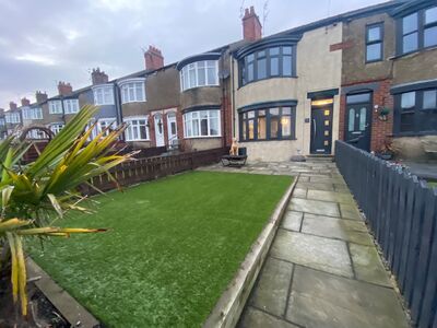 2 bedroom Mid Terrace House for sale
